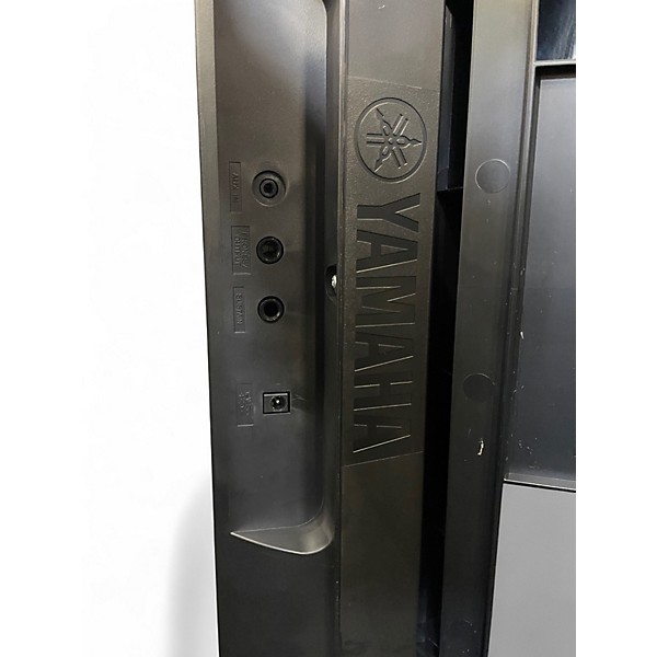 Used Yamaha PSR E273