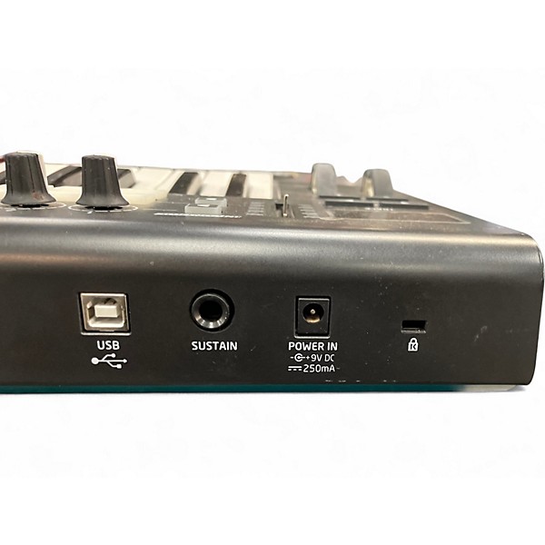 Used Novation Launchkey 25 Key MIDI Controller