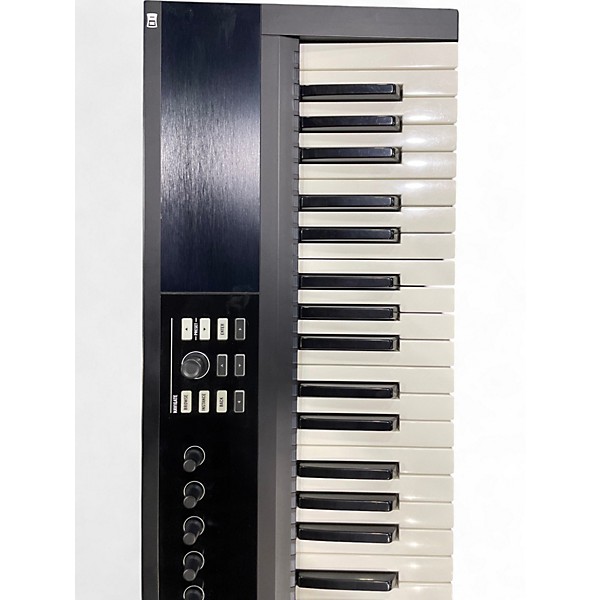 Used Native Instruments Komplete Kontrol S61 MIDI Controller