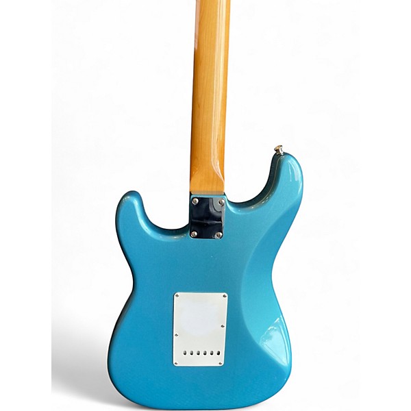 Used Fender Classic Series 1960S Stratocaster Lake Placid Blue Solid Body Electric Guitar