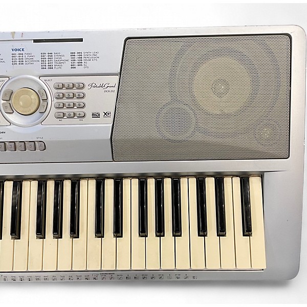 Used Yamaha DGX-202 Portable Keyboard