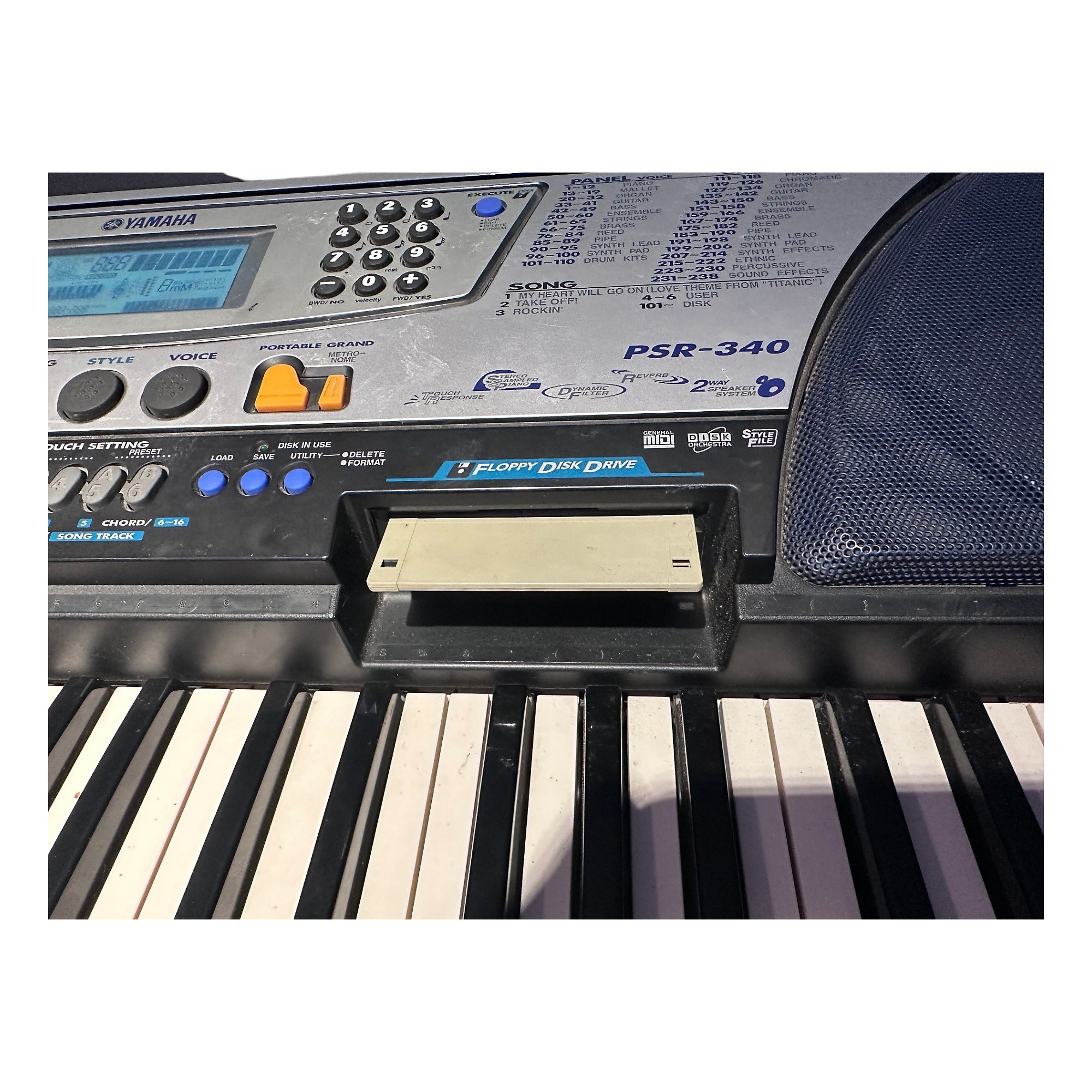 YAMAHA ヤマハ PSR-340 PORTATONE 0703 Yamaha PSR-340 Portatone Electronic Keyboard with Music