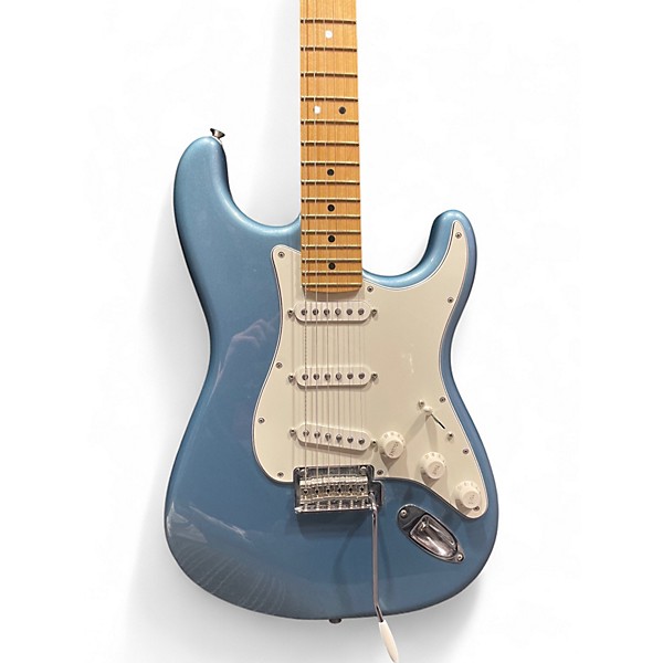 Used 2022 Fender Player Stratocaster Teal Solid Body Electric Guitar
