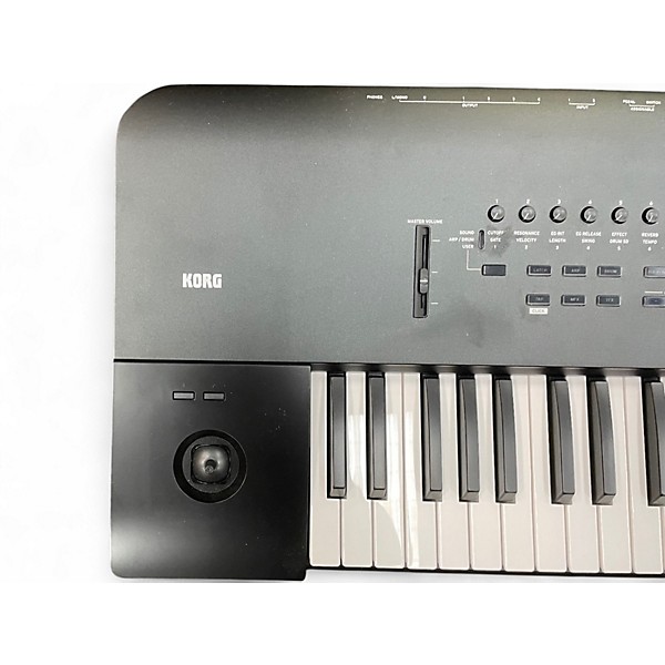 Used KORG Nautilus 61 Keyboard Workstation
