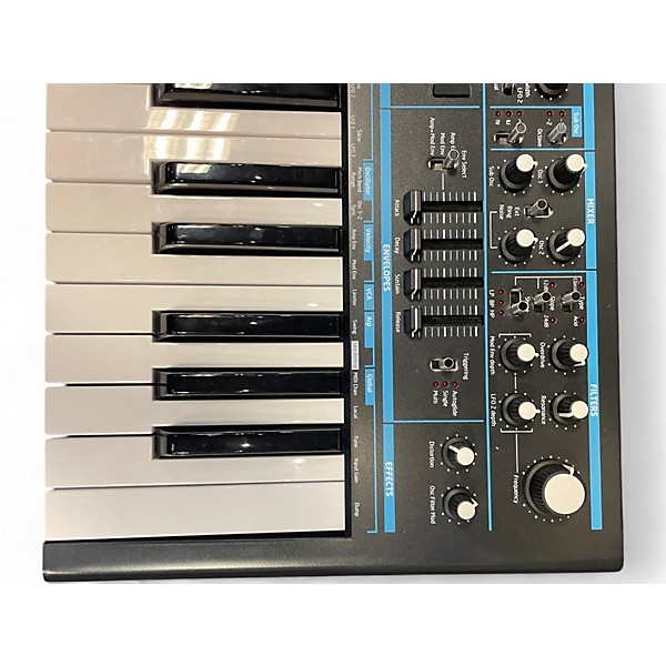 鍵盤楽器 Novation BASS STATION II Novation Bass Station ll Analog Synthesizer Keyboard, 25-Key