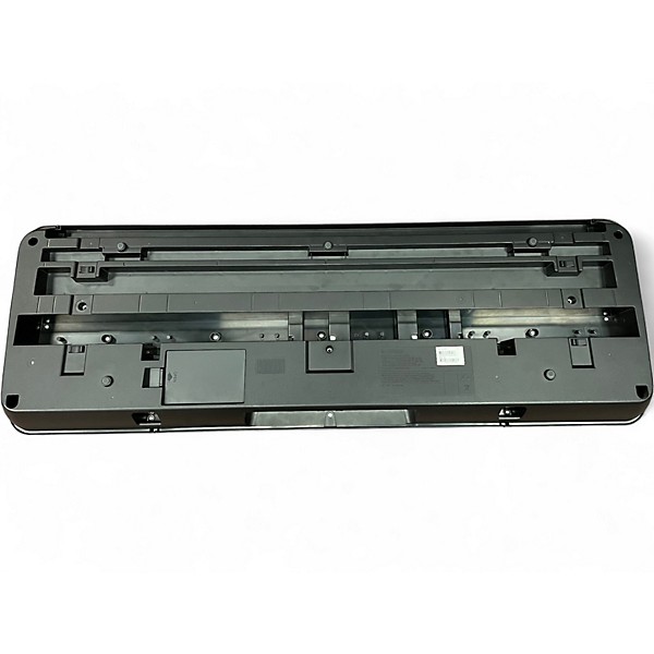 Used Yamaha PSRE283 61 Key Portable Keyboard