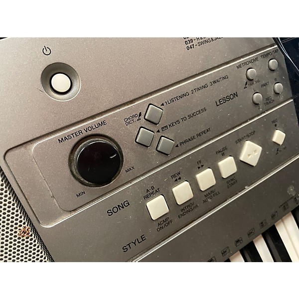 Used Yamaha YPT330 61 Key Portable Keyboard