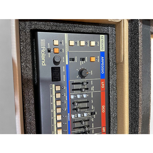 Used Roland JU06A Synthesizer