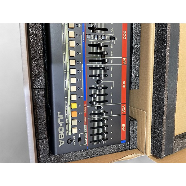 Used Roland JU06A Synthesizer