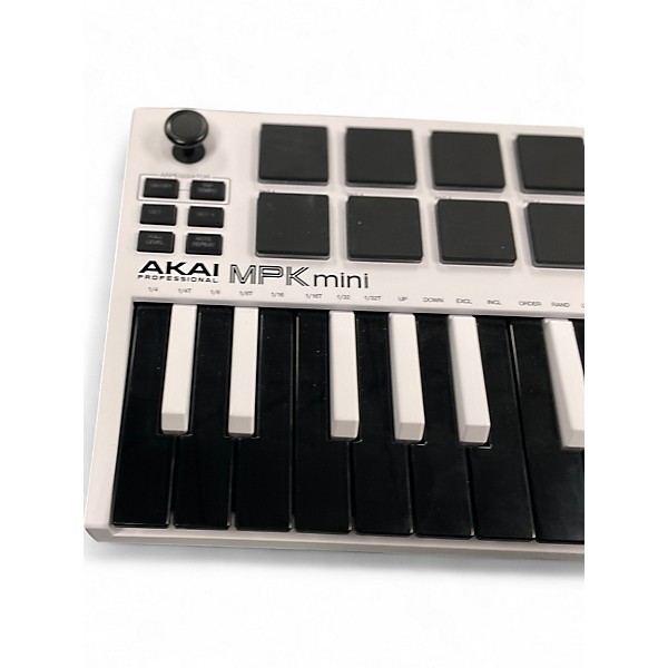 Used Akai Professional MPK Mini MK3 MIDI Controller | Guitar