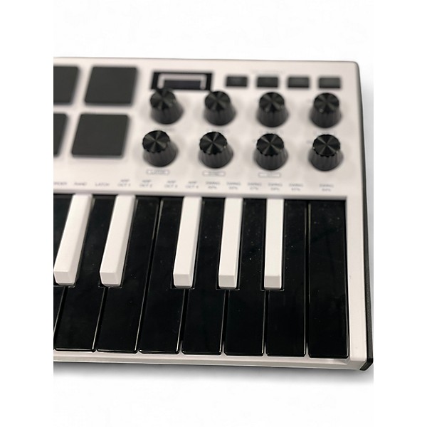 Used Akai Professional MPK Mini MK3 MIDI Controller | Guitar