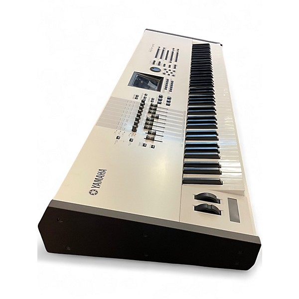 Used Yamaha Motif XF8 88 Key Keyboard Workstation