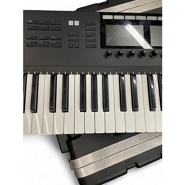 Used Native Instruments Komplete Kontrol S61 MK2 MIDI Controller