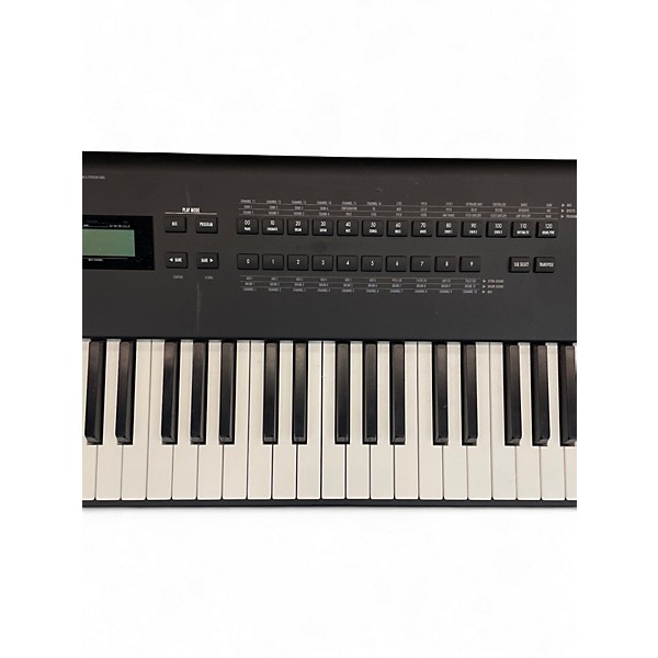 Used Alesis QS8.1 Keyboard Workstation