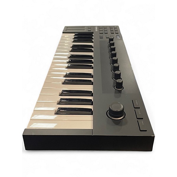 Used Native Instruments KOMPLETE KONTROL M32 MIDI Controller