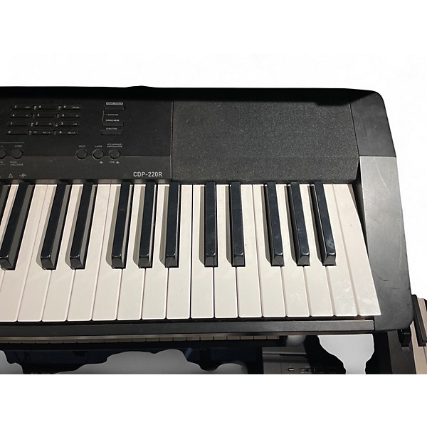 Used Casio cdp220r Keyboard Workstation