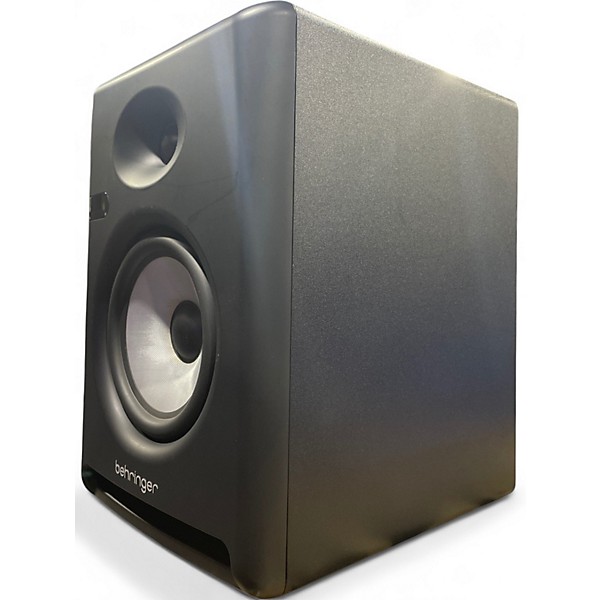 Used Behringer nekkst k6 Powered Monitor