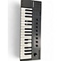 Used Native Instruments komplete kontrol m32 MIDI Controller thumbnail