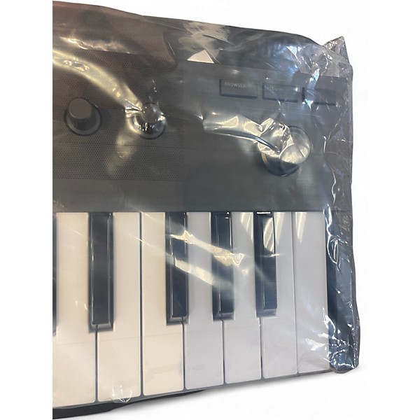 Used Native Instruments KOMPLETE KONTROL M32