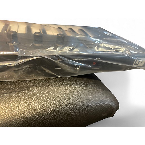 Used Native Instruments KOMPLETE KONTROL M32