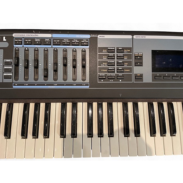 Used Kurzweil K2661 Keyboard Workstation