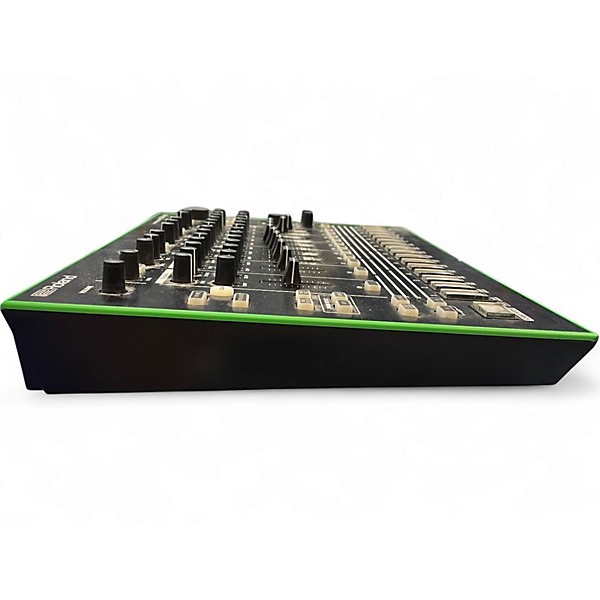 Used Roland ARIA TR8 Synthesizer