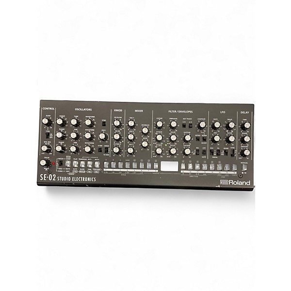 Used Roland SE02 Synthesizer
