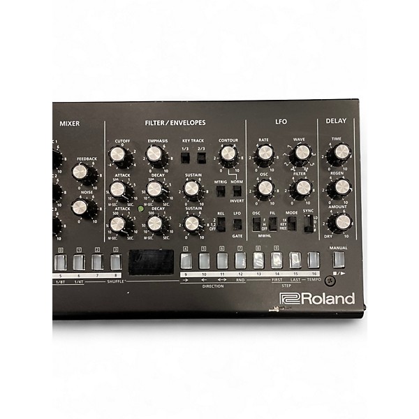 Used Roland SE02 Synthesizer