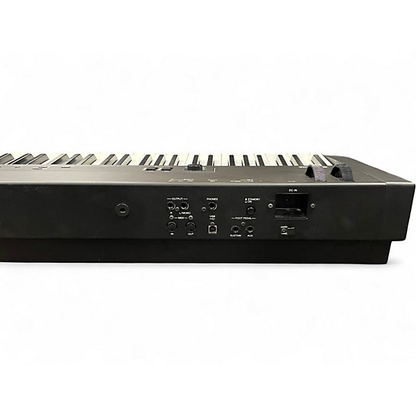 Used Yamaha CP33 88 Key Stage Piano | Guitar Center