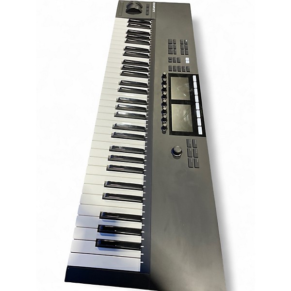 Used Native Instruments Komplete Kontrol S61 MK2 MIDI