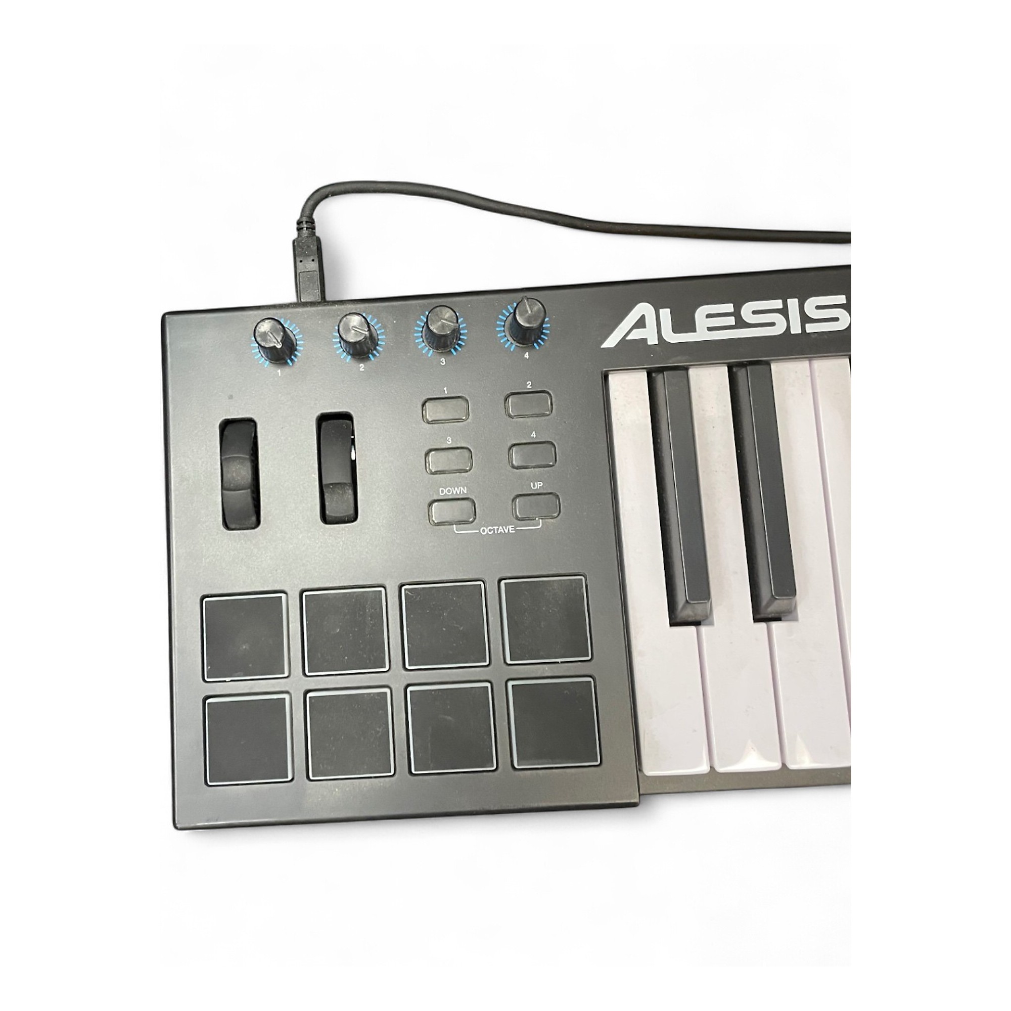 Alesis V49 MIDIキーボード【 中古美品 】 Used Alesis V49 49-Key MIDI Controller | Guitar Center