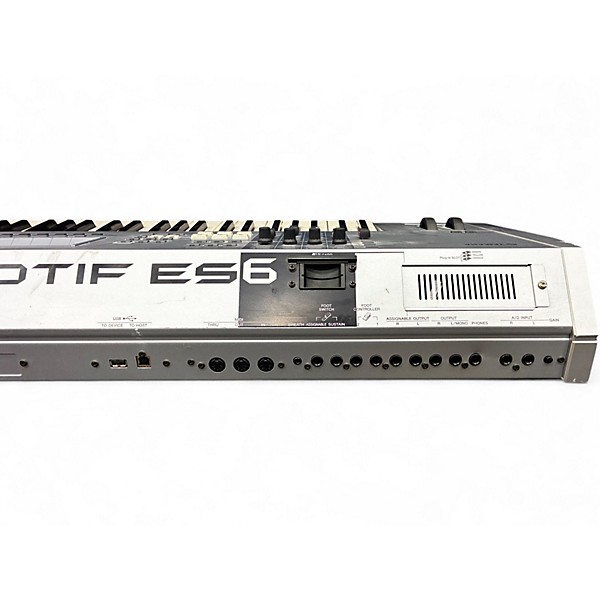 Used Yamaha Motif ES6 61 Key Keyboard Workstation | Guitar