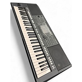Used Yamaha PSRS750 61 Key Arranger Keyboard
