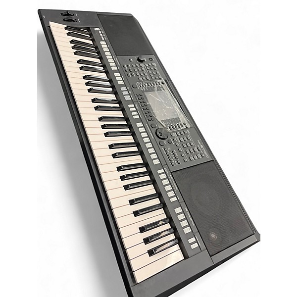 Used Yamaha PSRS750 61 Key Arranger Keyboard