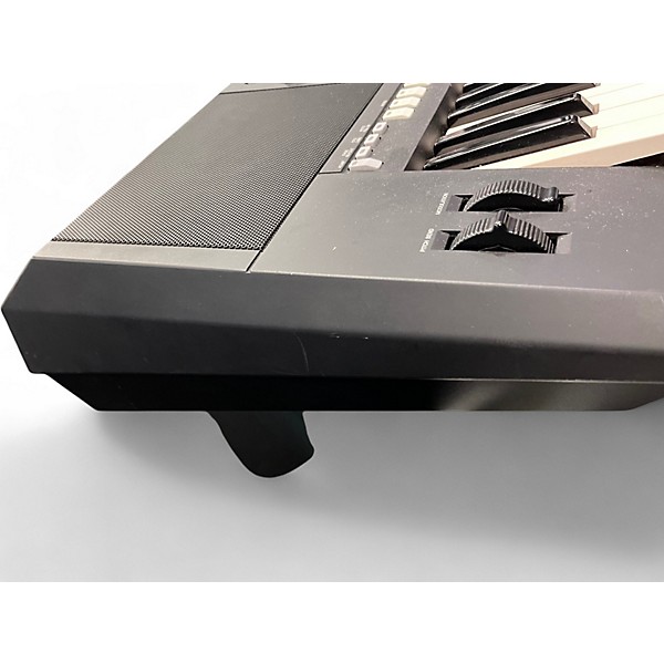 Used Yamaha PSRS750 61 Key Arranger Keyboard