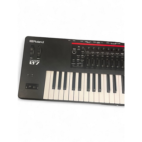 Used Roland Fantom 07 Keyboard Workstation