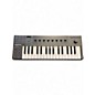 Used Native Instruments Komplete Kontrol m32 MIDI Controller thumbnail