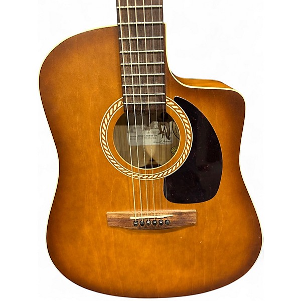 Used Art & Lutherie WILD CHERRY NATURAL CHERRY Acoustic Electric Guitar