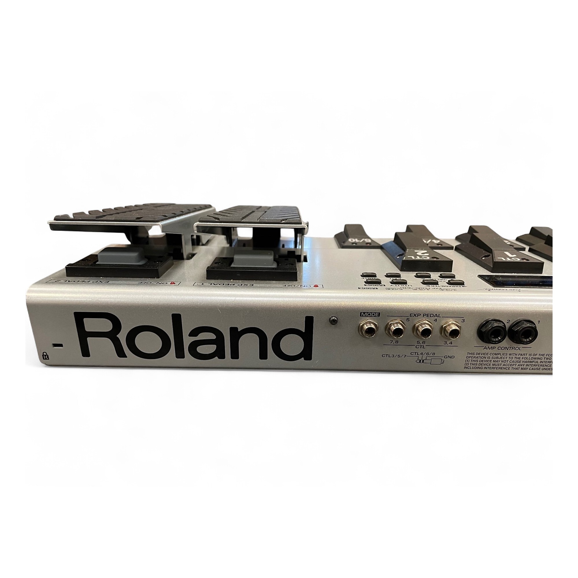 Roland FC-300 フットスイッチ MIDIコントローラー Roland FC-300 MIDI Foot Controller | Sweetwater
