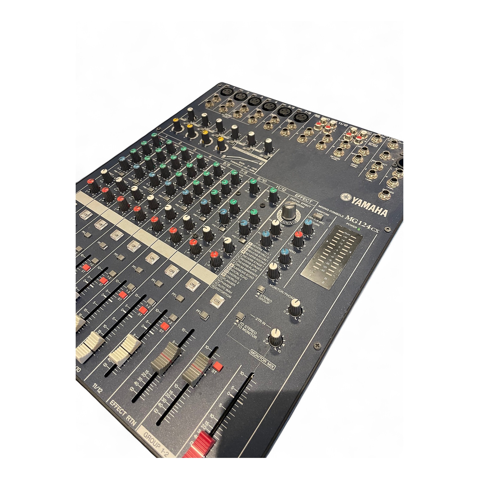 Used Yamaha MG124CX Unpowered Mixer | Guitar Center