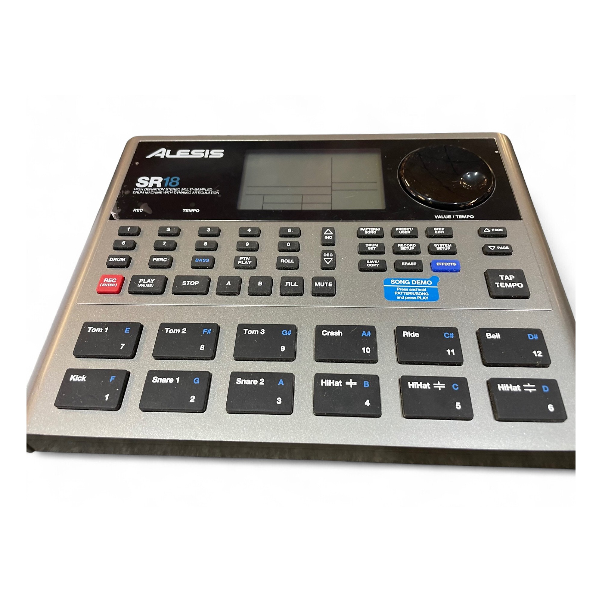 ALESIS SR18 ドラムマシン 製品情報：SR18：Alesis