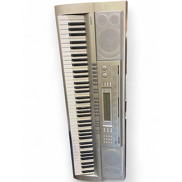Used Casio WK200 76 Key Keyboard Workstation