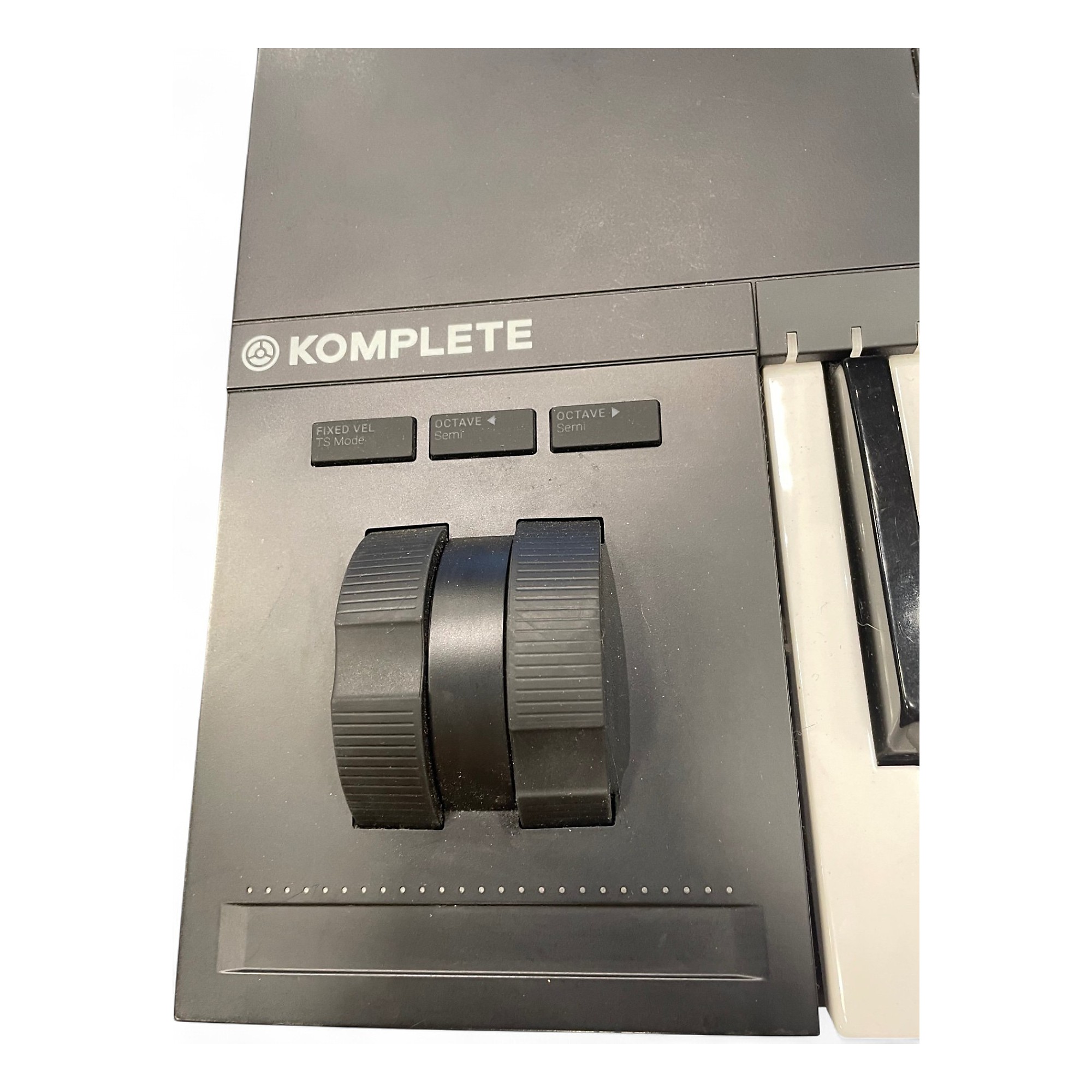 Used Native Instruments Komplete Kontrol S49 MK2 MIDI