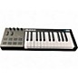Used Alesis V25 25 Key MIDI Controller thumbnail