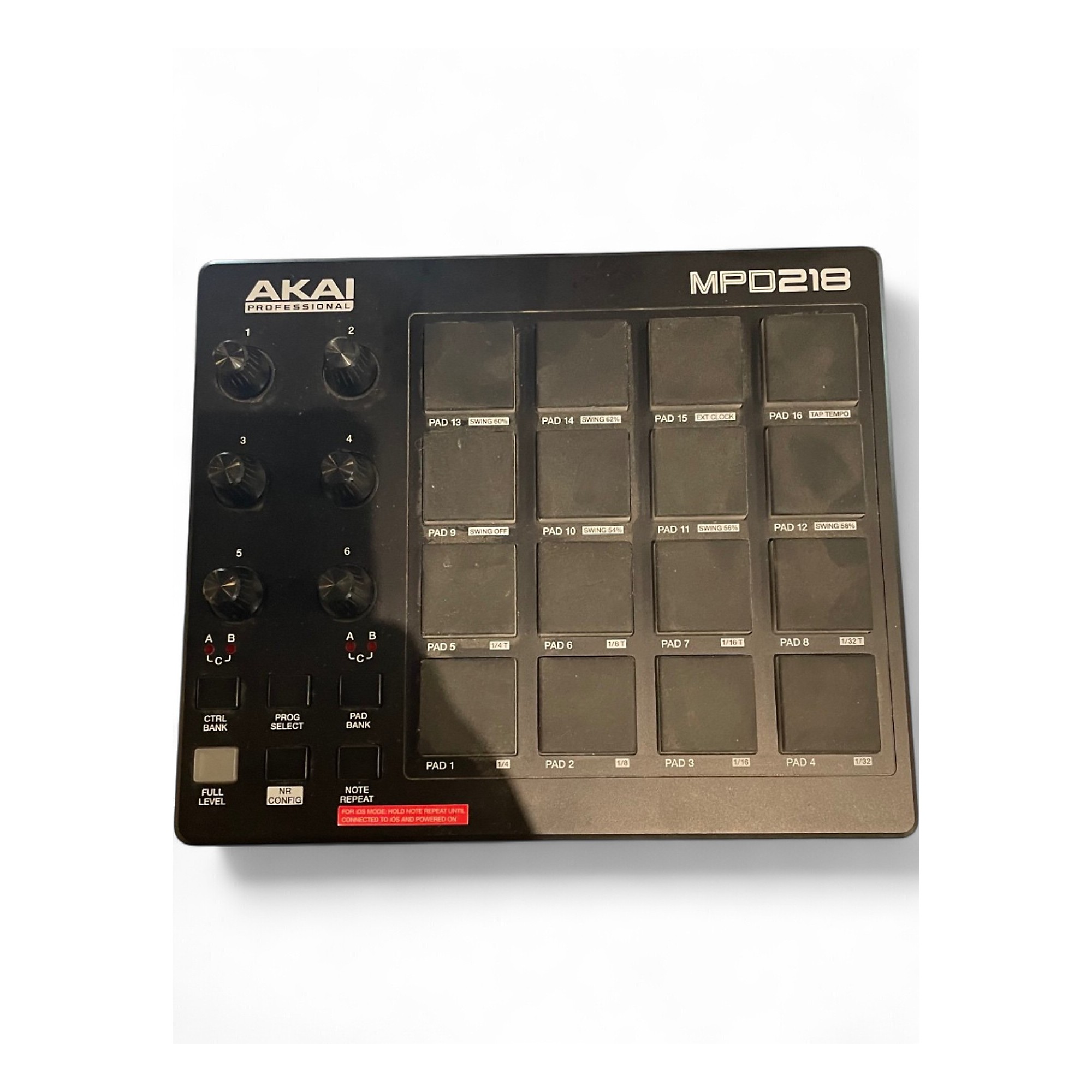 AKAI MPD218 MIDIコントローラー MPD218 MIDI Pad Controller | Akai Pro