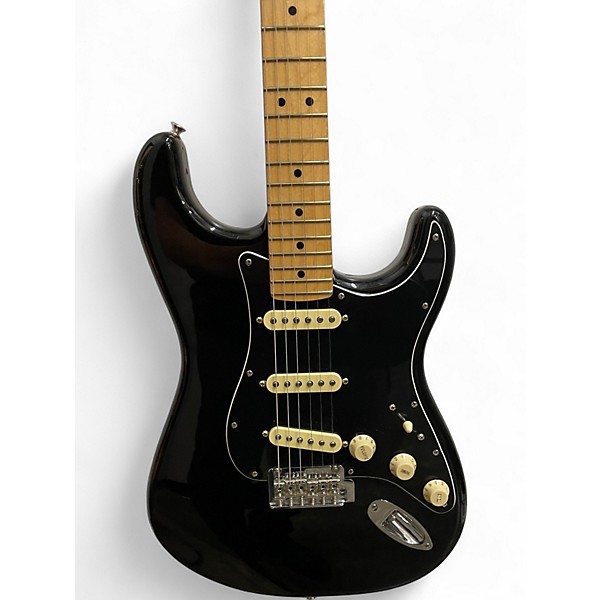 Used 2022 Fender Player Stratocaster Black Solid Body Electric Guitar