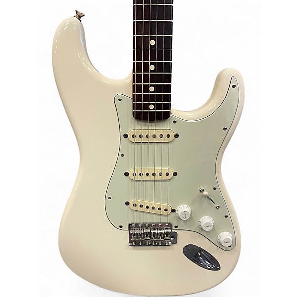 Used 2021 Fender Classic Series '60s Stratocaster White Solid Body Electric Guitar