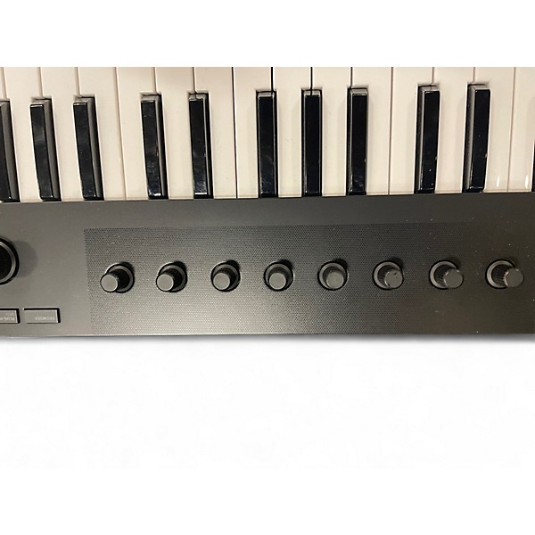 Used Native Instruments KOMPLETE KONTROL M32