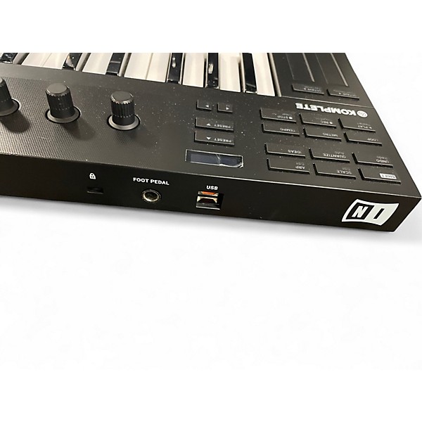 Used Native Instruments KOMPLETE KONTROL M32