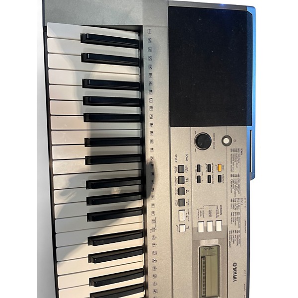 Used Yamaha PSRE353 61 Key Portable Keyboard